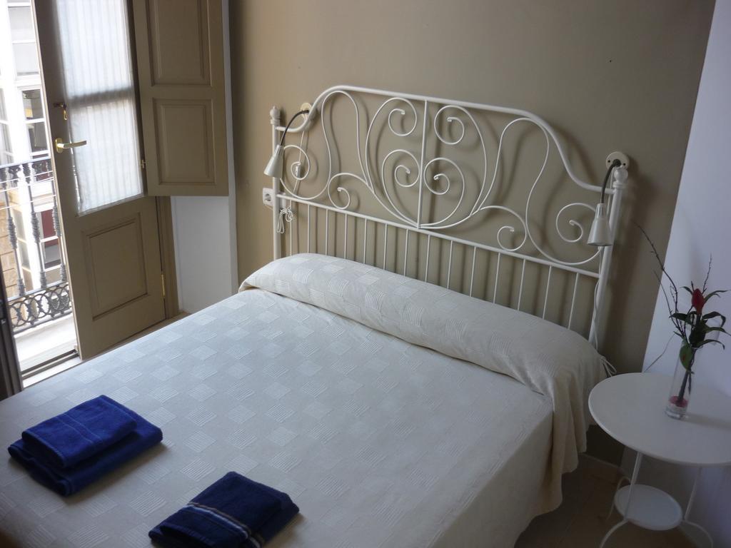 MALAMA Apartamentos Turísticos Málaga Habitación foto